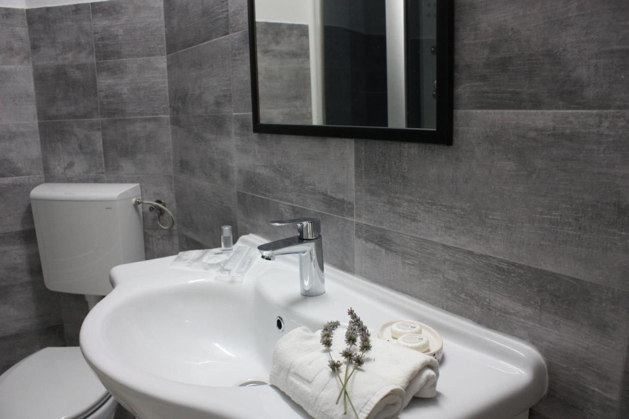 Silva House Hotel Deva Bagian luar foto