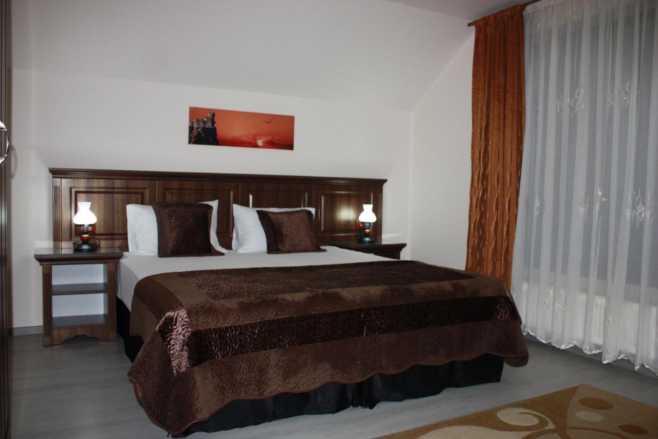 Silva House Hotel Deva Bagian luar foto