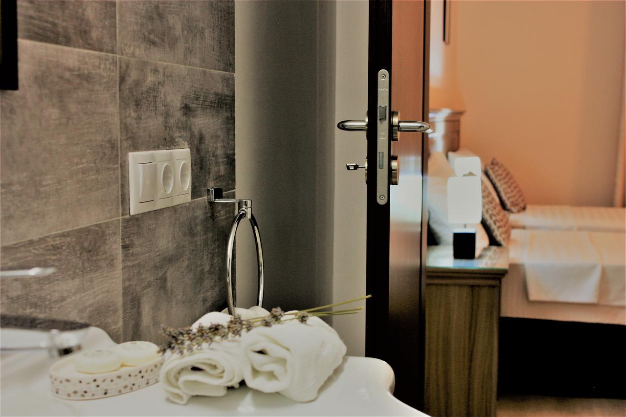 Silva House Hotel Deva Bagian luar foto