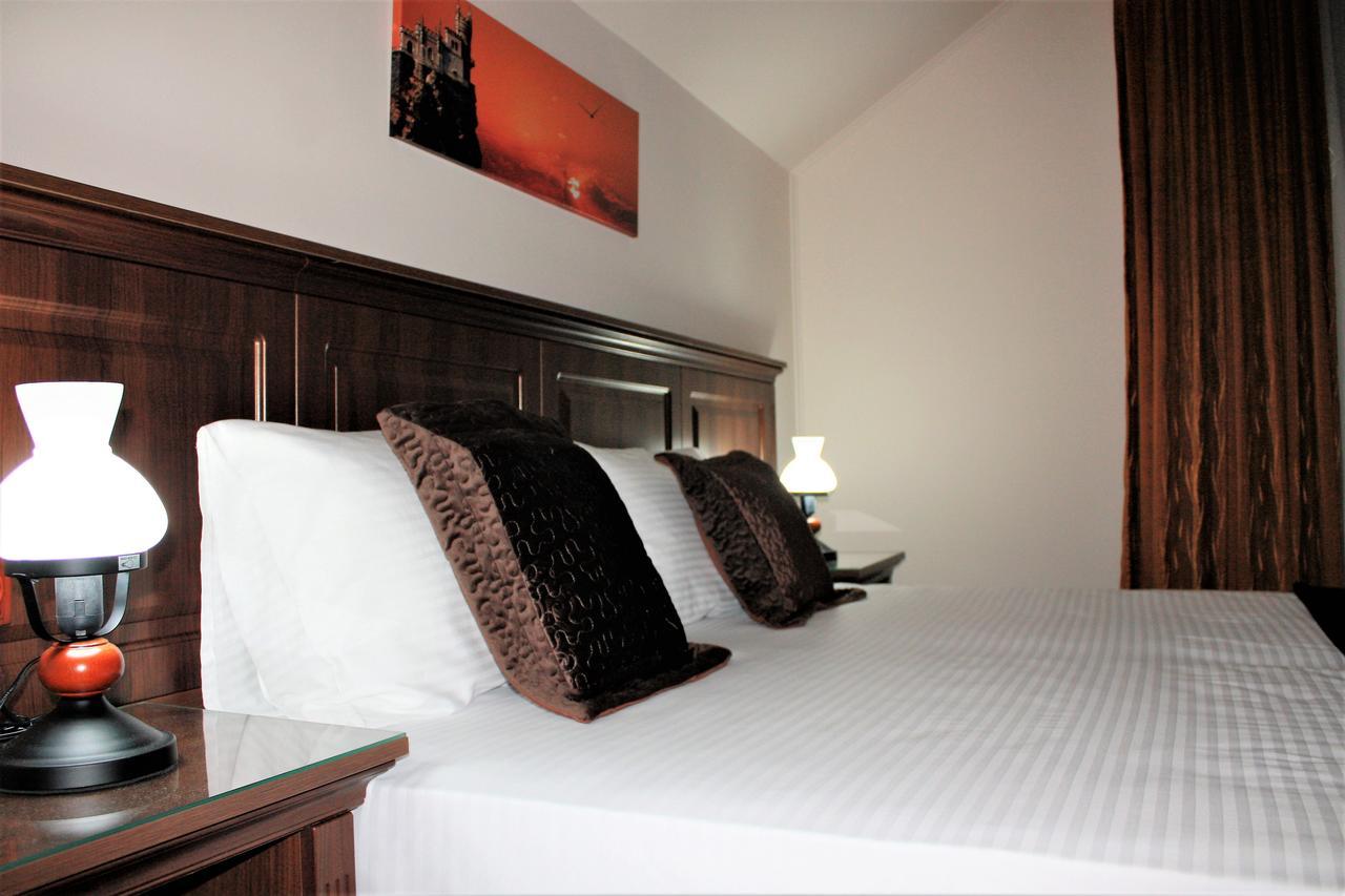 Silva House Hotel Deva Bagian luar foto