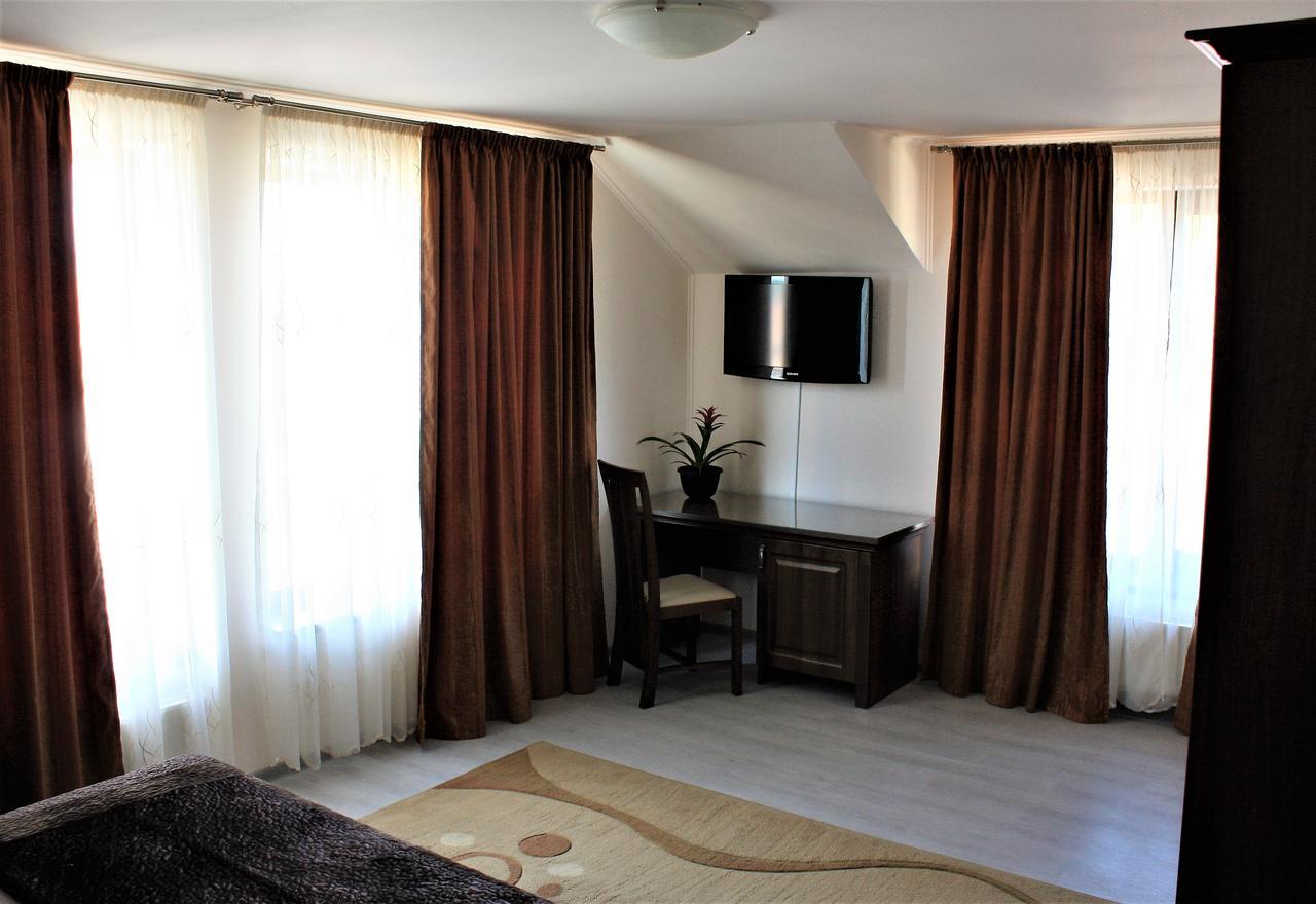 Silva House Hotel Deva Bagian luar foto
