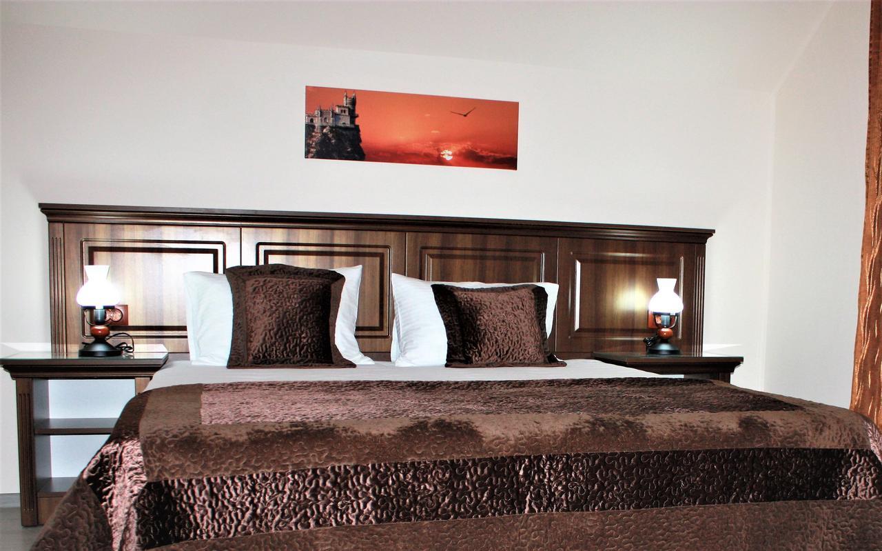Silva House Hotel Deva Bagian luar foto