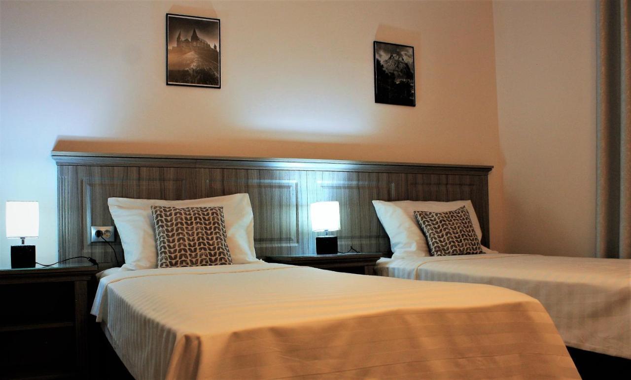 Silva House Hotel Deva Bagian luar foto