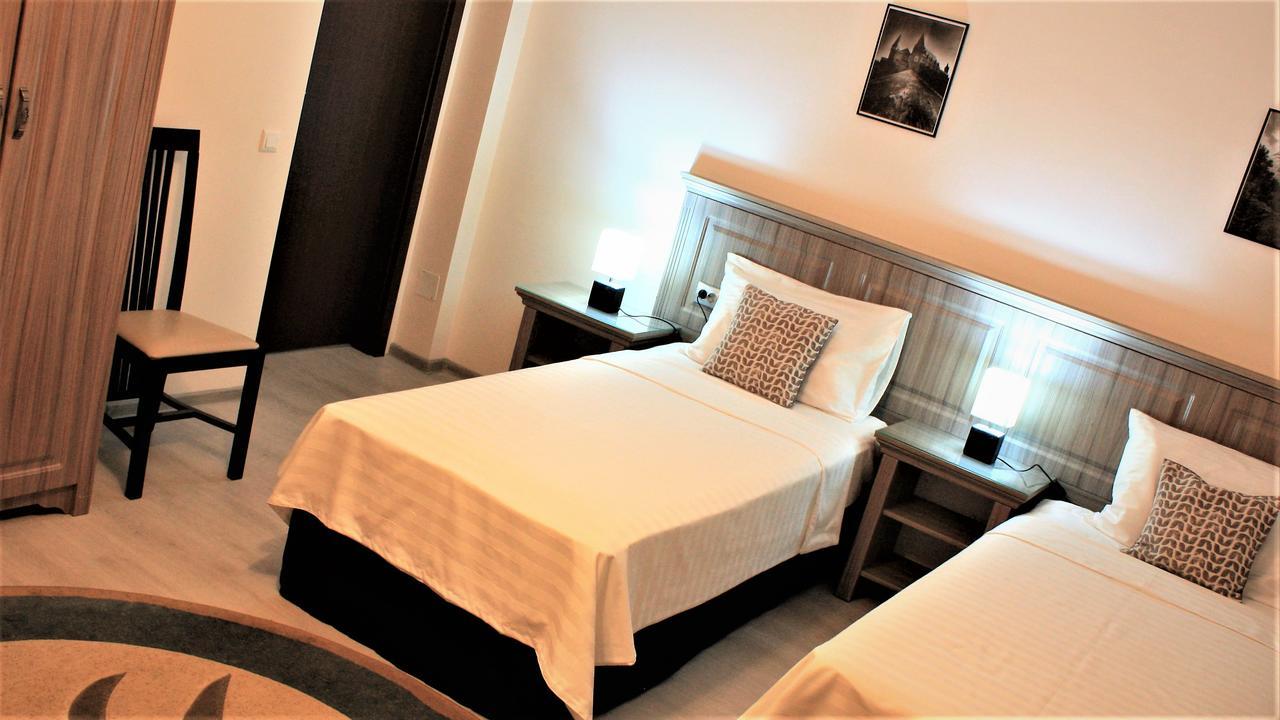 Silva House Hotel Deva Bagian luar foto